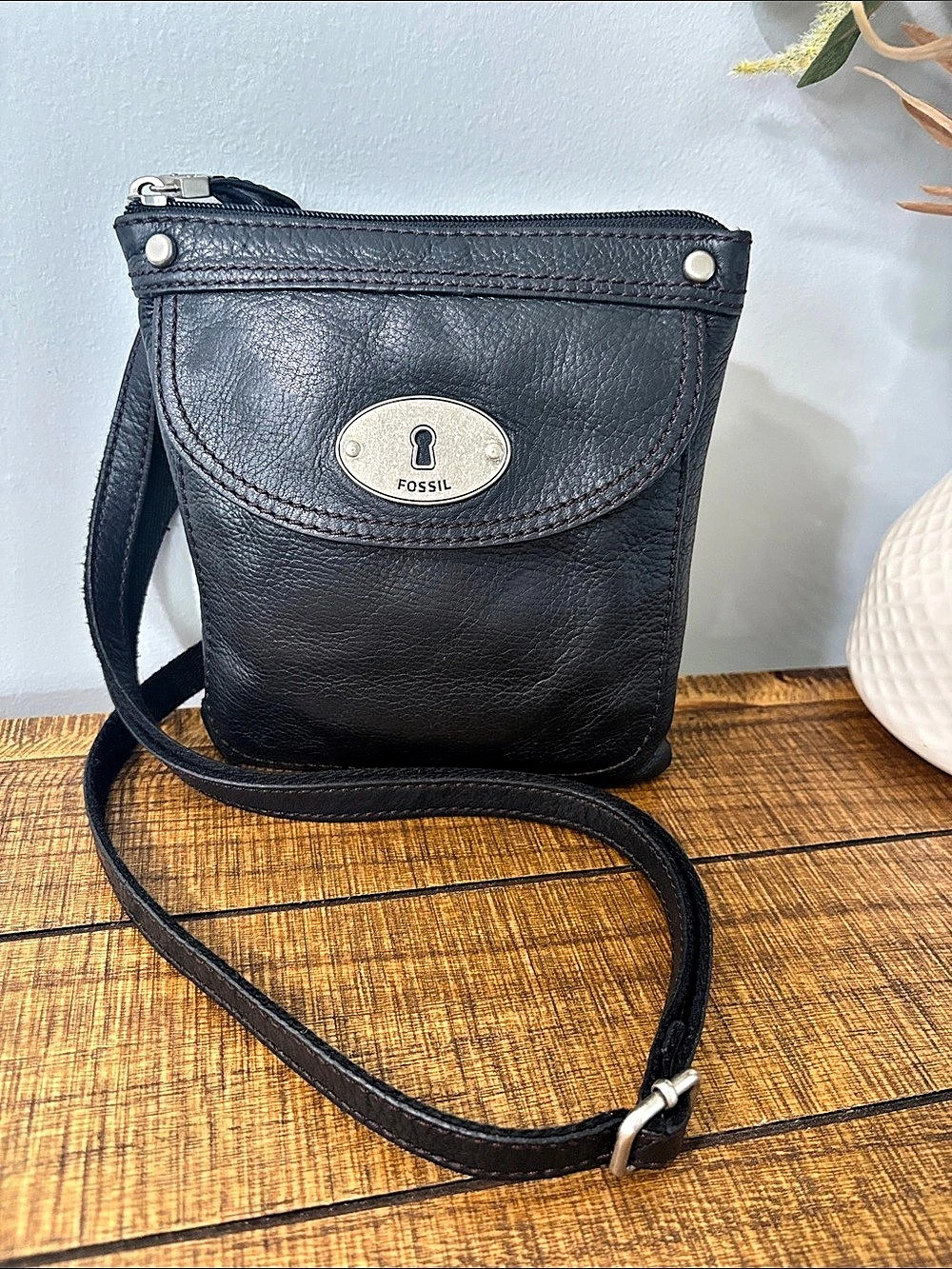 Fossil Vintage Fossil 75082 Black Leather Crossbody Bag 75082 Black Leather